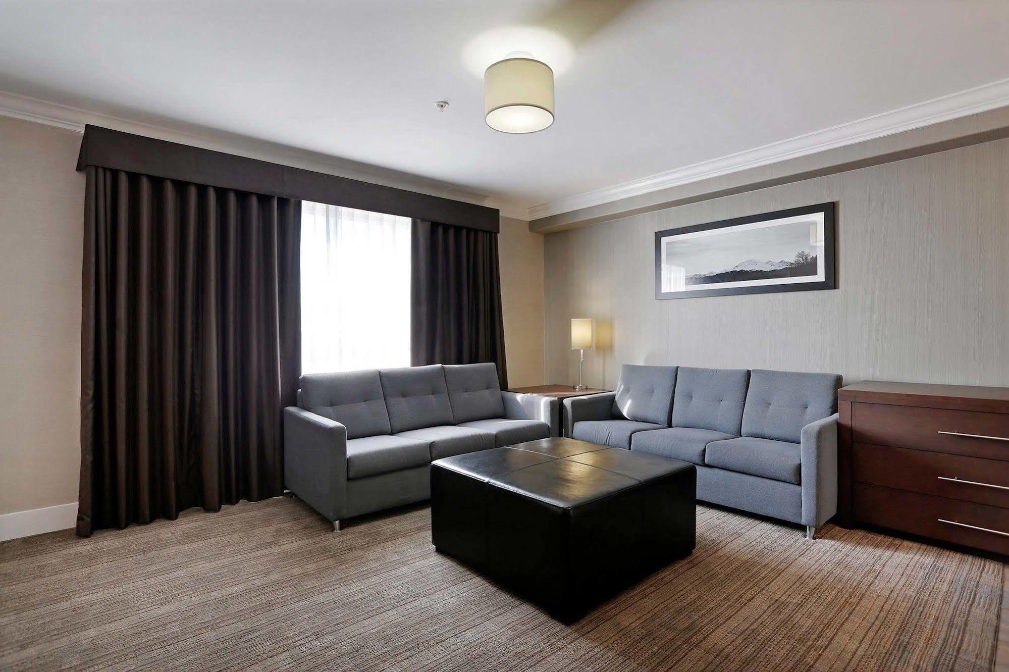 Hotel Sandman And 3*